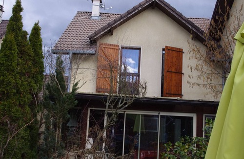 Annecy-le-Vieux Maison | Maison mitoyenne, de 120M2, pour 7 personnes, à 2 km, du lac , avec jardin privé