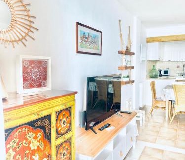 Pueblo Mascarat Appartement | TerracottaBlue by Nat