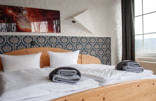 Edertal Hôtel | Terrassenhotel Seepromenade