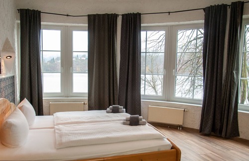 Edertal Hôtel | Terrassenhotel Seepromenade
