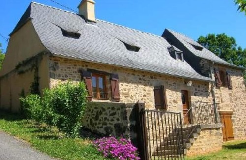 Terrasson-la-Villedieu Cottage | Gite avec cheminée/chambres climatisées/cour et jardin clôturés/animaux acceptés