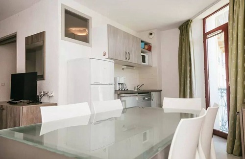 Allevard Appartement | Terres de France - Appart'Hotel le Splendid - 2 Room Apartment 4 People double bed
