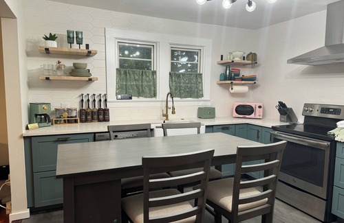 Bearss Plaza Maison | Terrific 3-bedroom 2 bedroom house in sunny Tampa near Busch Gardens and the Zoo