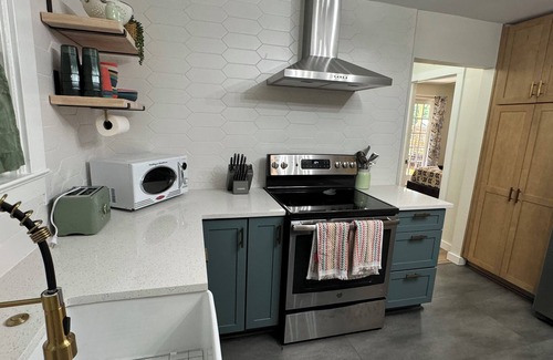 Bearss Plaza Maison | Terrific 3-bedroom 2 bedroom house in sunny Tampa near Busch Gardens and the Zoo