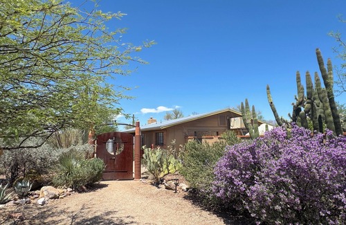 Tucson Maison | Territorial Style Sonoran Desert Home