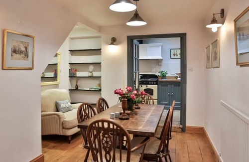 Tetbury Maison | Charming Town Centre Retreat - Tetbury Period Cottage