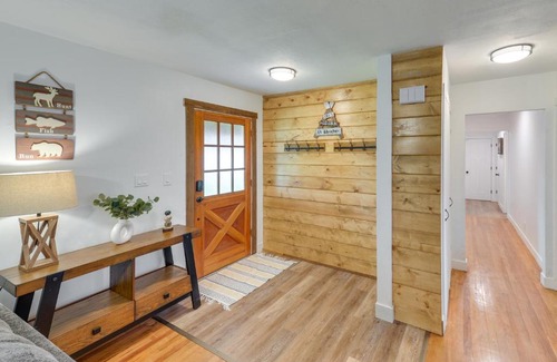 Ashton Maison | Teton Valley Getaway Fenced Yard, Grill