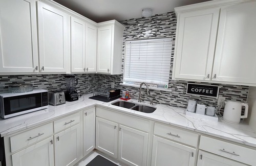 Fort Worth Maison | TEXANO INN Charming 3-bedroom house with WiFi and AC in welcoming Fort Worth