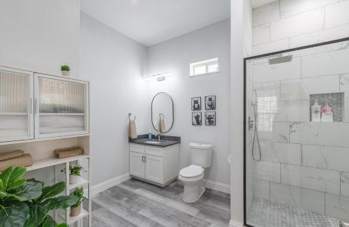 Wetmore Maison | Texas Casita Retreat Minutes From Six Flags