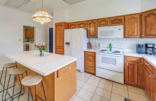 Camp Wood Maison | Texas Hill Country Retreat - Walk to Nueces River!