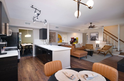North San Antonio - SAT Maison | Texas Oasis - Pool, Games, Hot Tub & Family Fun!