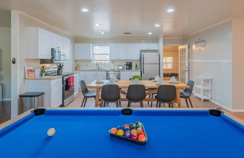 Wetmore Maison | Texas Vacation Home with GameRoom, Firepit & POOL by Fiesta Texas