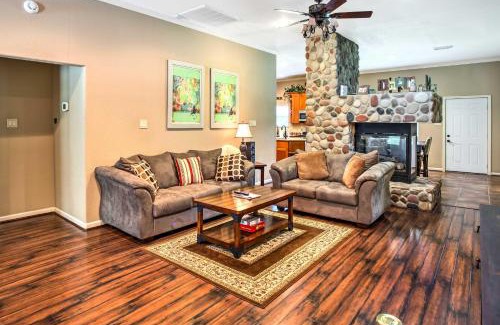Marshall Maison | Texas Vacation Rental with Fireplace, Near Lakes