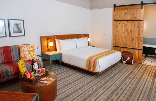 Las Colinas Hôtel | Texican Court, by Valencia Hotel Collection