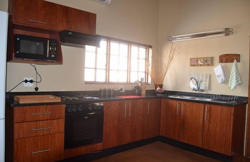 Beestekraal Cabine | Thabaledi Game Lodge