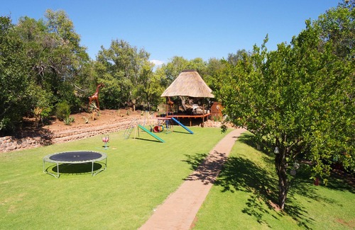 Roossenekal Cabine | Thandabantu Game Lodge