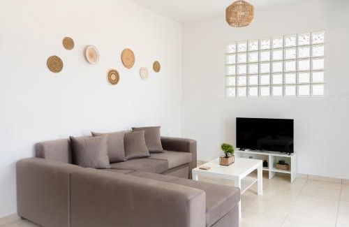 Oropos Appartement | Thanos' seaside suite