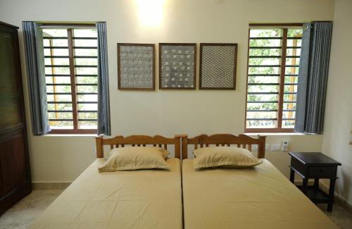 Kumarakom Maison | Tharangini - Riverside Private Bedroom