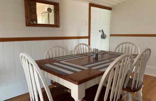 Tooradin Maison | That Seaside Cottage - Fully equipped home, 4 Bedrooms on the foreshore