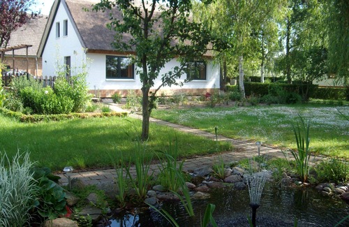 Sagard Maison | Maison au toit de chaume adaptée aux enfants. grande propriété, endroit calme, surface habitable 85 m².