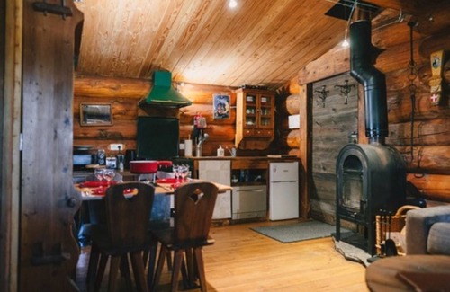 Collonges-sous-Saleve Chalet De Ski | La cabaña de troncos de 13 árboles