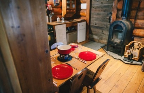 Collonges-sous-Saleve Chalet De Ski | La cabaña de troncos de 13 árboles