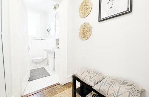 Lower Greenville Appartement | The 1920s Mainstay Studio Flat on Lower Greenville