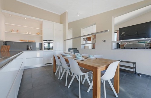 Ouddorp Maison | The 4 person Villa Super VIP features a luxurious and comfortably furnished interior, terrace with views over the water, perfect with children.