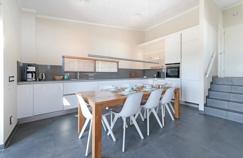 Ouddorp Maison | The 4 person Villa Super VIP features a luxurious and comfortably furnished interior, terrace with views over the water, perfect with children.