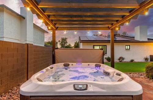 Paradise Valley Village Maison | The Ace Scottsdale with Pool Hottub & Putting Green