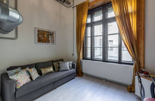 Terezvaros Appartement | The Address Downtown - Large apartment in the city centre.