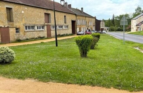 Vendresse Maison | Le Boudoir d'Adélaïde, Charmant gîte avec lit king size et accès PMR
