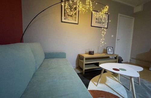 Vendresse Maison | Le Boudoir d'Adélaïde, Charmant gîte avec lit king size et accès PMR
