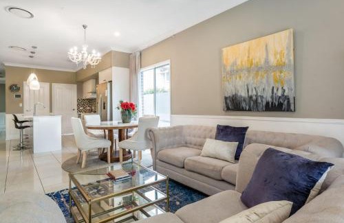Northgate Maison | The Airport Stop Modern, 15min to Brisbane City