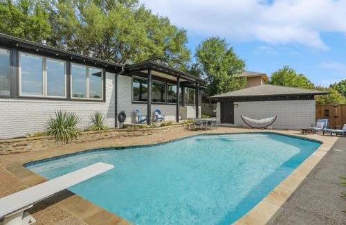 Rockwall Maison | The Alamo Abode - Lake View Pool Newly Renovated