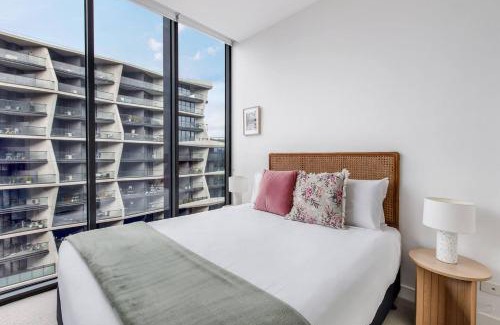 Melbourne Appartement | The Albert Edge - Relaxed Lakeside Escape with Gym