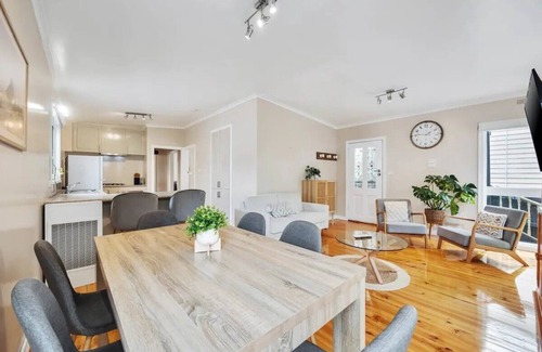 Ballarat Maison | The Alcove Ballarat - Cozy Home 2 Bedrooms For Family In Ballarat Homestead