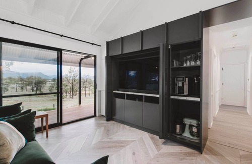 Glen Davis Maison | The Alice Escape