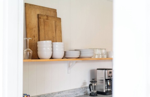 Staunton Maison | The All-American Cottage Seconds from Gypsy Hill Park! Kid and Pet friendly!