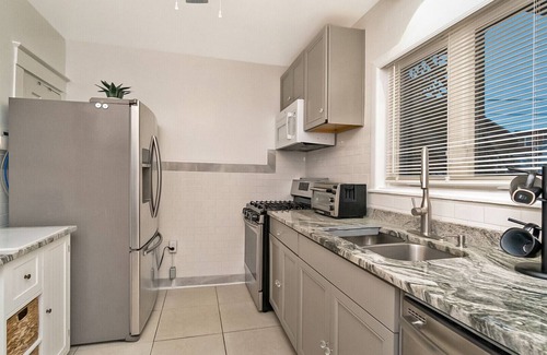 Allentown Maison | The Allentown Whitehouse