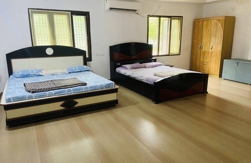 Hyderabad Autre | The Alphonso