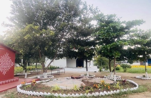 Hyderabad Autre | The Alphonso