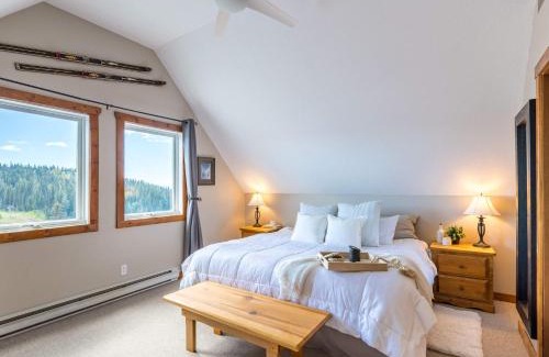 Silver Star Mountain Maison | The Alpine I No Service Fee's I Ski-in Ski-Out I