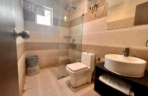 Ramanuj Ganj Hôtel | The Amber Signature Vrindavan # A Contemporary Luxury Hotel With #Lift# Parking# Ac Rooms# & Elegant interior # Near Prem Mandir