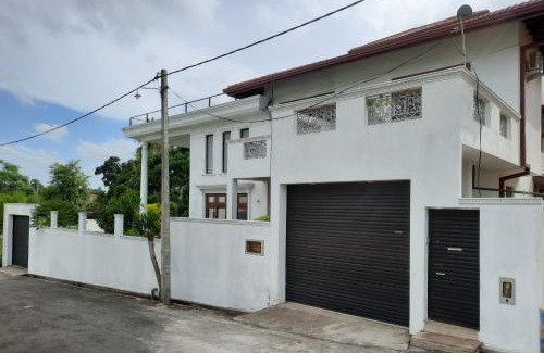 Makumbura Maison | "The Anchorage" of Field View