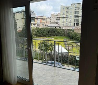 Larissa Appartement | The Ancient Theatron Luxury suites