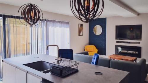 Upton Scudamore Maison | The Angel Holiday House