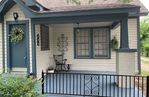 Cleburne Maison | The Anglin House, an early century home completely renovated and modernized.