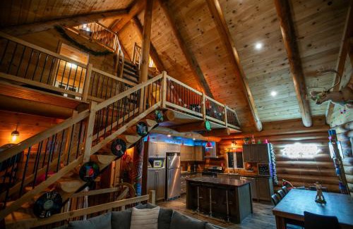 Saint-Philemon Chalet De Ski | The ANIMAL - PARTY TIME - POOL SPA AND MOUNTAIN