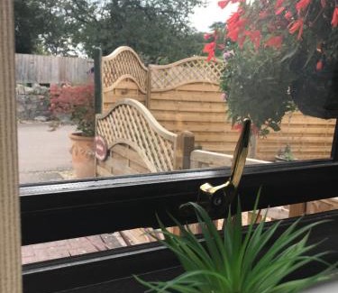 Cheddar Appartement | The Annex Apartment is on Cheddar Bridge Apartments